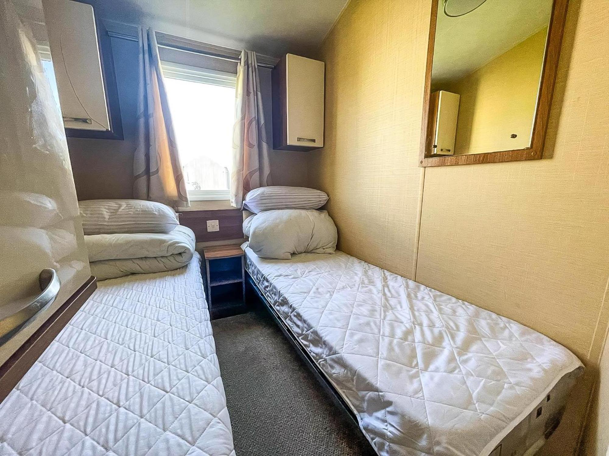 Modern Caravan With Wifi At St Osyth In Essex Ref 28010kv Parque de Campismo *