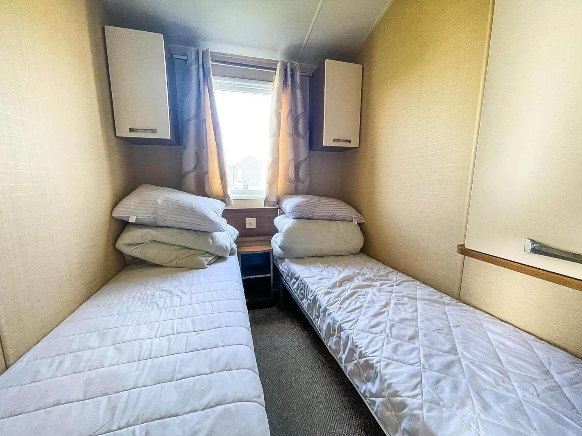 Modern Caravan With Wifi At St Osyth In Essex Ref 28010kv Parque de Campismo *