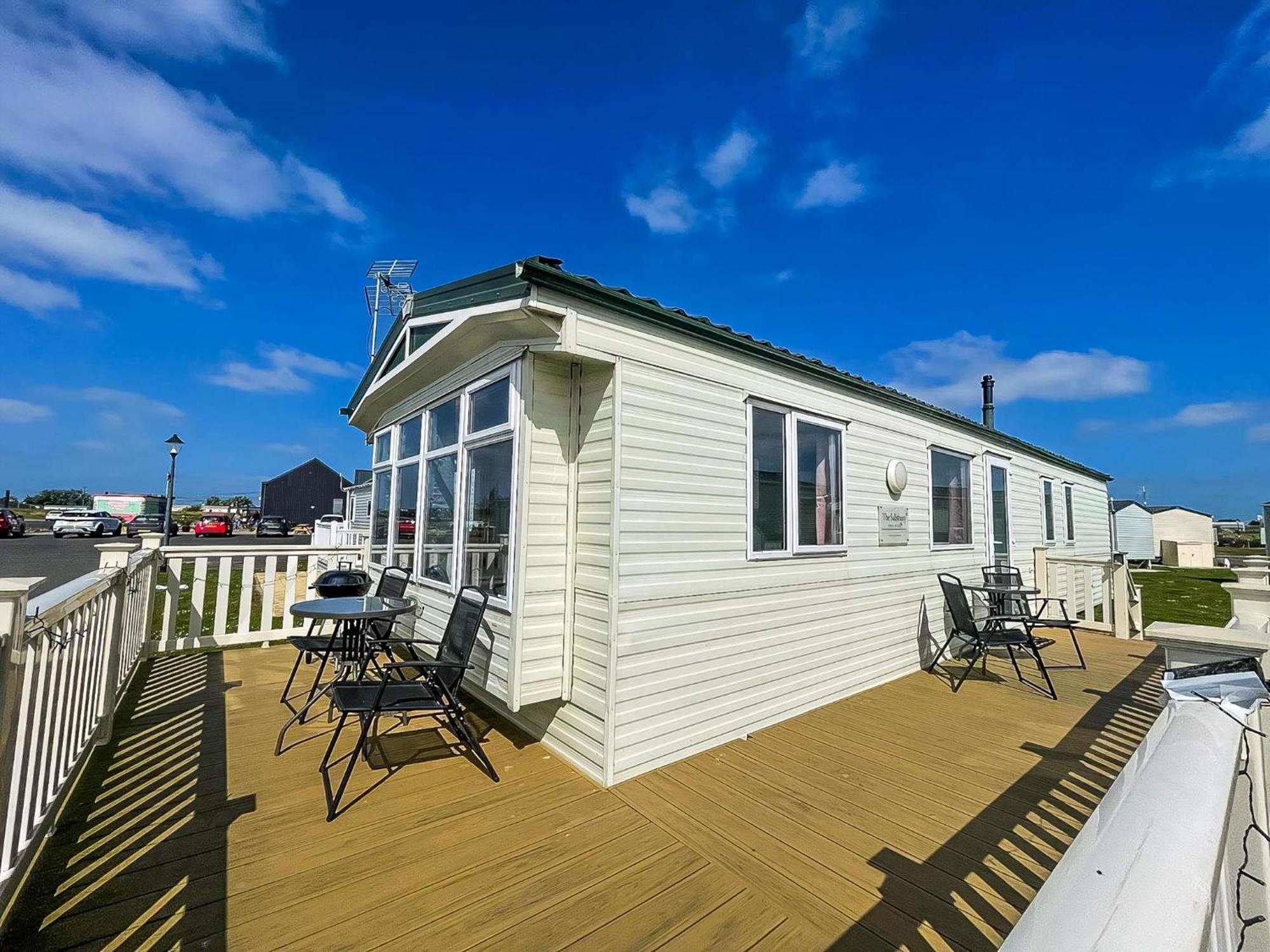 Modern Caravan With Wifi At St Osyth In Essex Ref 28010kv *